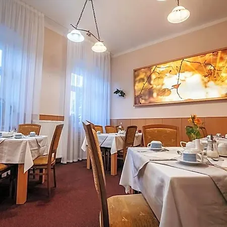 ホテル Paris 3*
