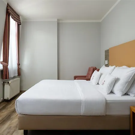 Paris 3*